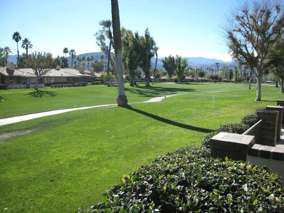 Private Country Club Condo On Awesome Golf Course! Palm Desert Extérieur photo